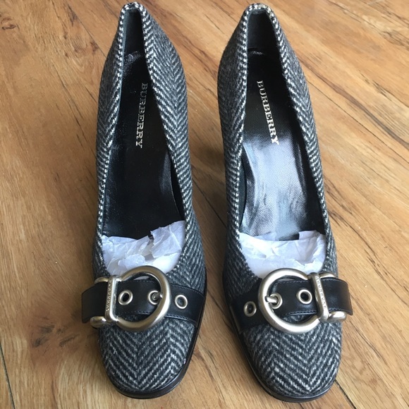 New Burberry Black Striped Chevron Wool Heels 35.5 - Picture 1 of 10